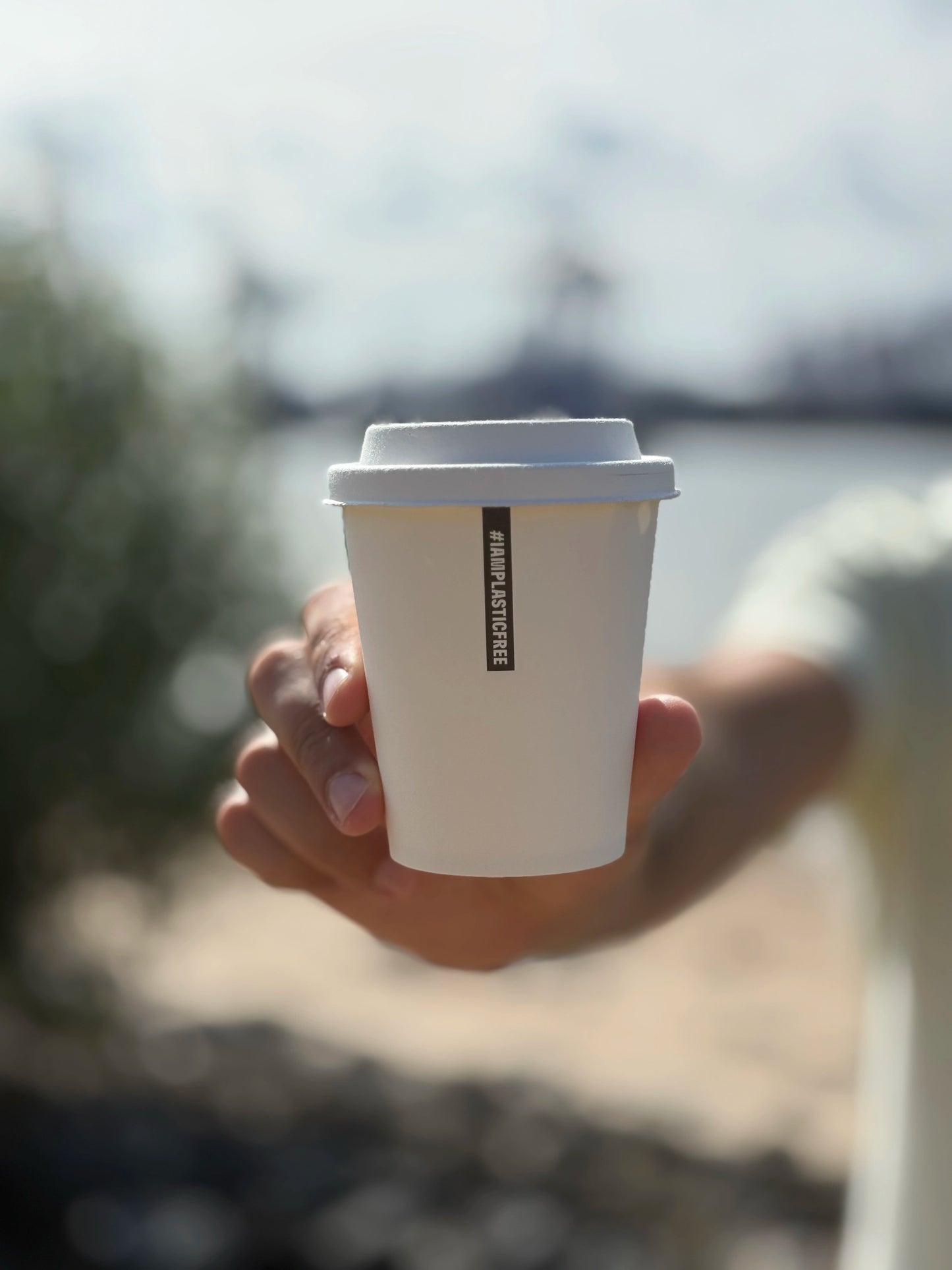 Plastikfreie Coffee-To-Go-Becher