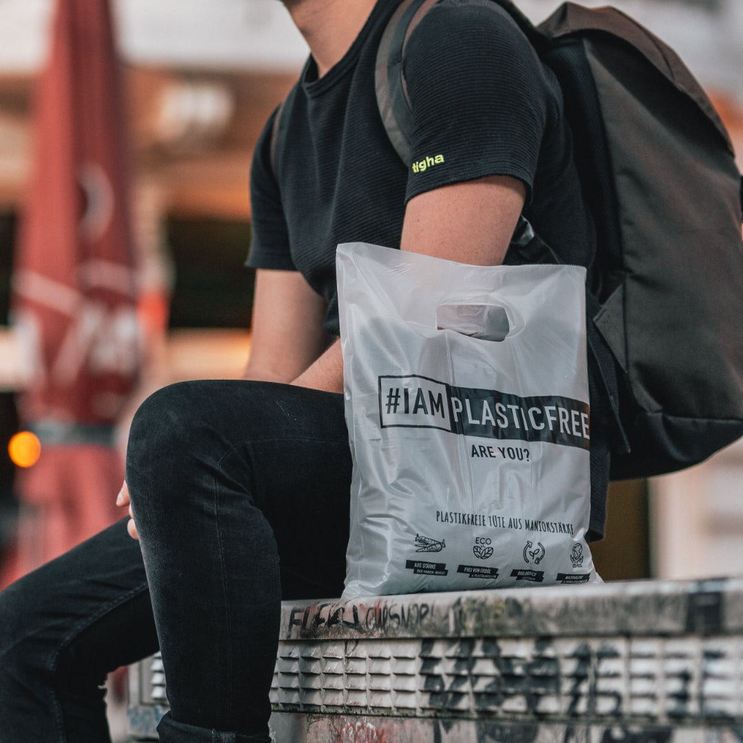 #IAMPLASTICFREE Shopping Bag Einkaufstüte neben Person